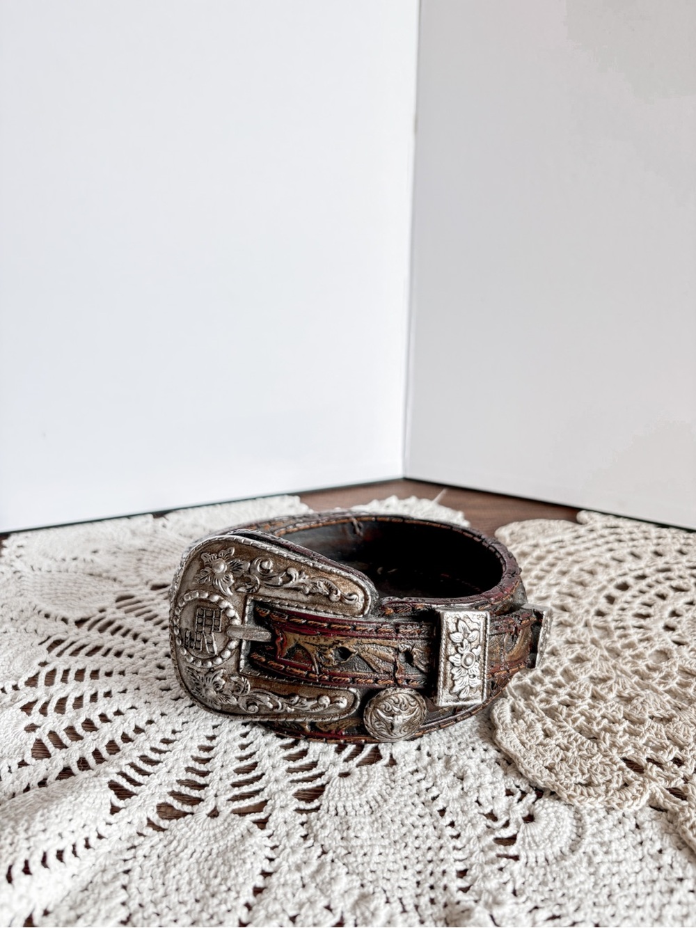 Brown Ceramic Western Belt Buckle Ashtray